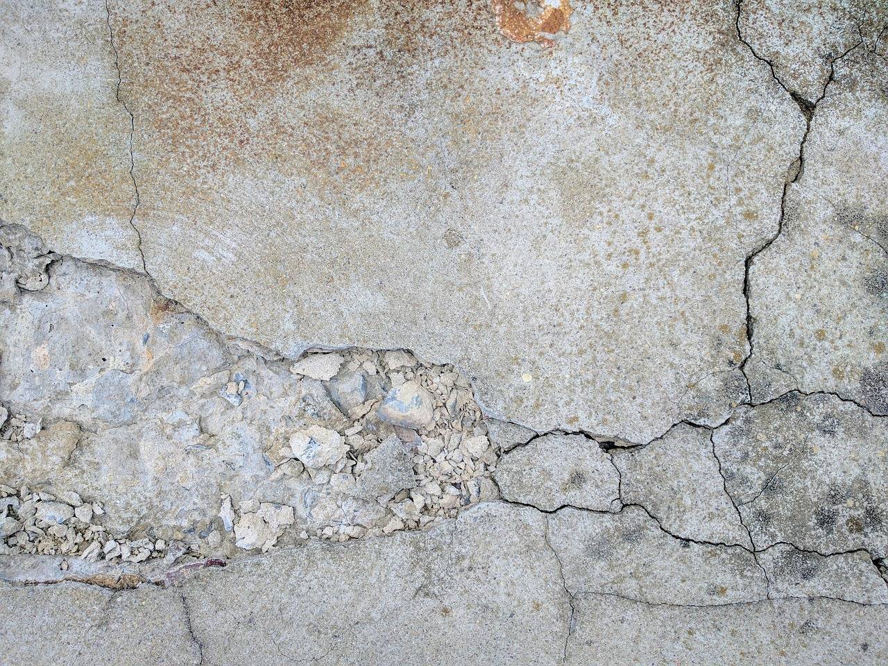 Fissuromètre pour mesurer l'évolution d'une fissure maison